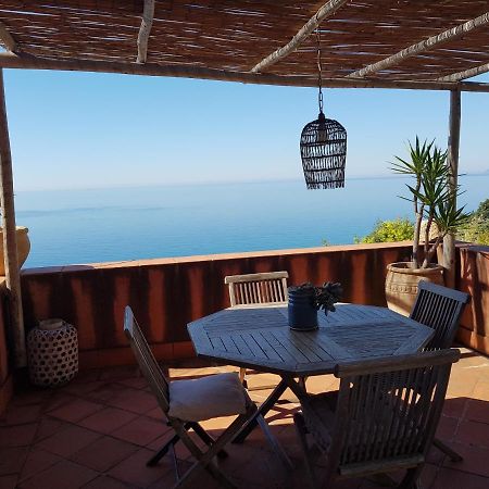 La Bouganvilla Charme & Relax Vista Mare Finale Ligure Exteriör bild