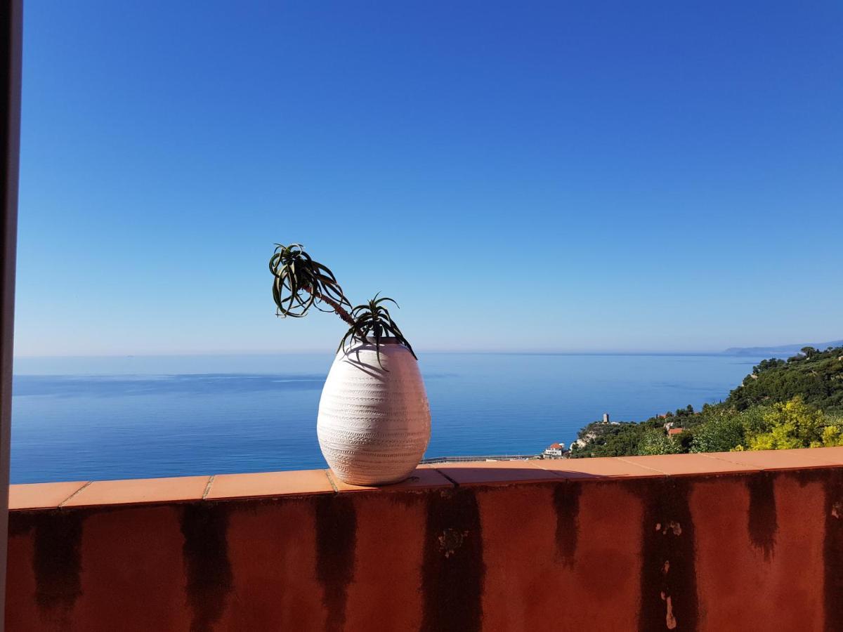 La Bouganvilla Charme & Relax Vista Mare Finale Ligure Exteriör bild