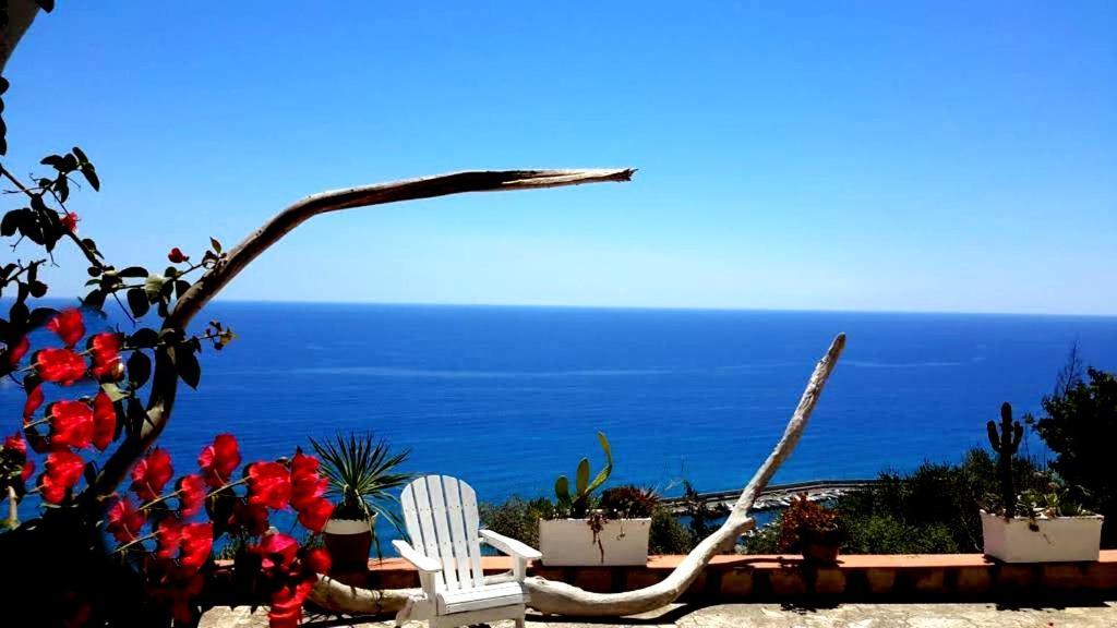 La Bouganvilla Charme & Relax Vista Mare Finale Ligure Exteriör bild